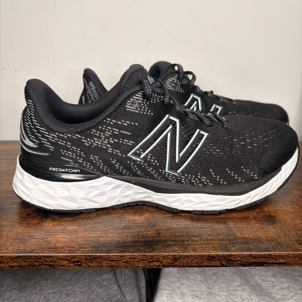 NEW BALANCE Fresh Foam 880v11 Black Running Shoes Good Condition SIZE W 8.5 Wide